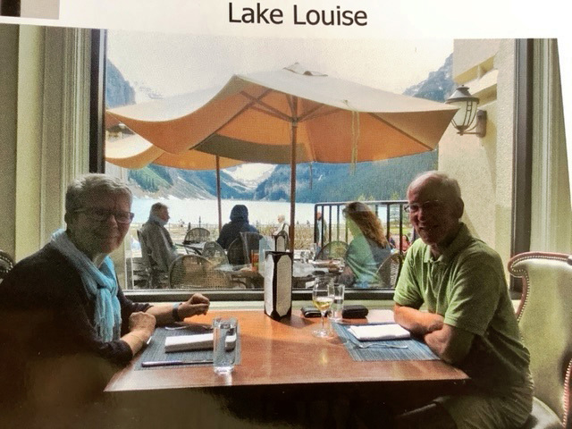 Even tijd voor lunch bij Lake Louise bij Banff