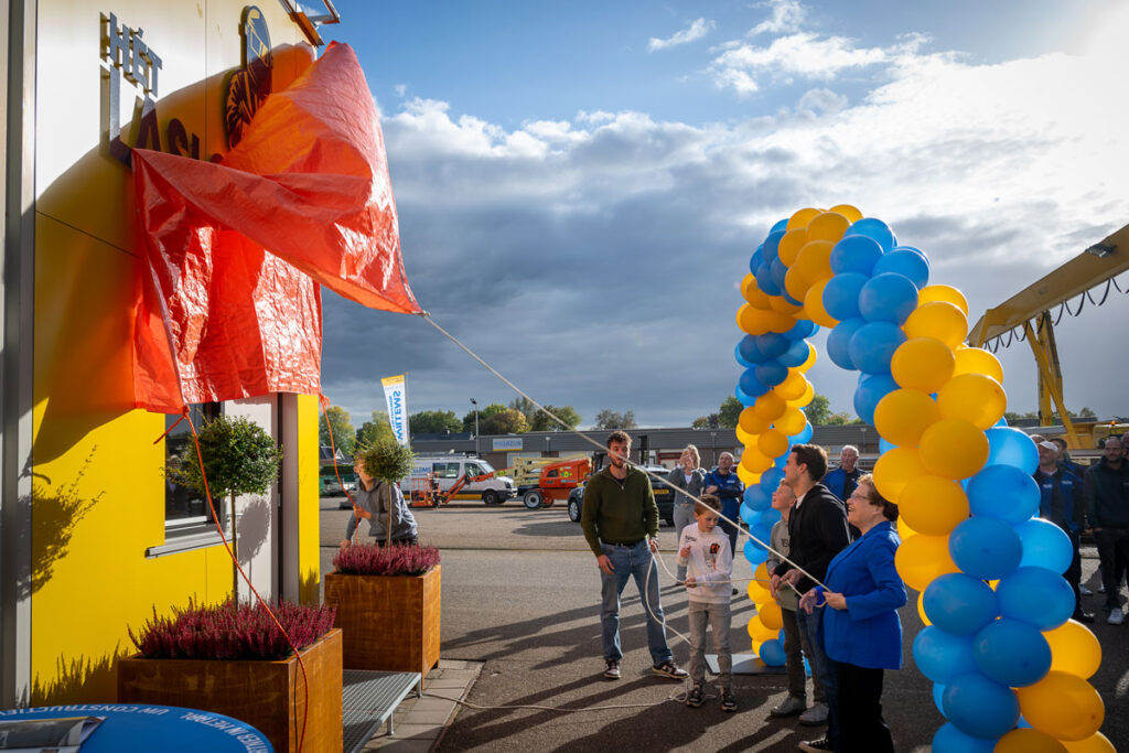 Annie Willems opent Hét Laslokaal